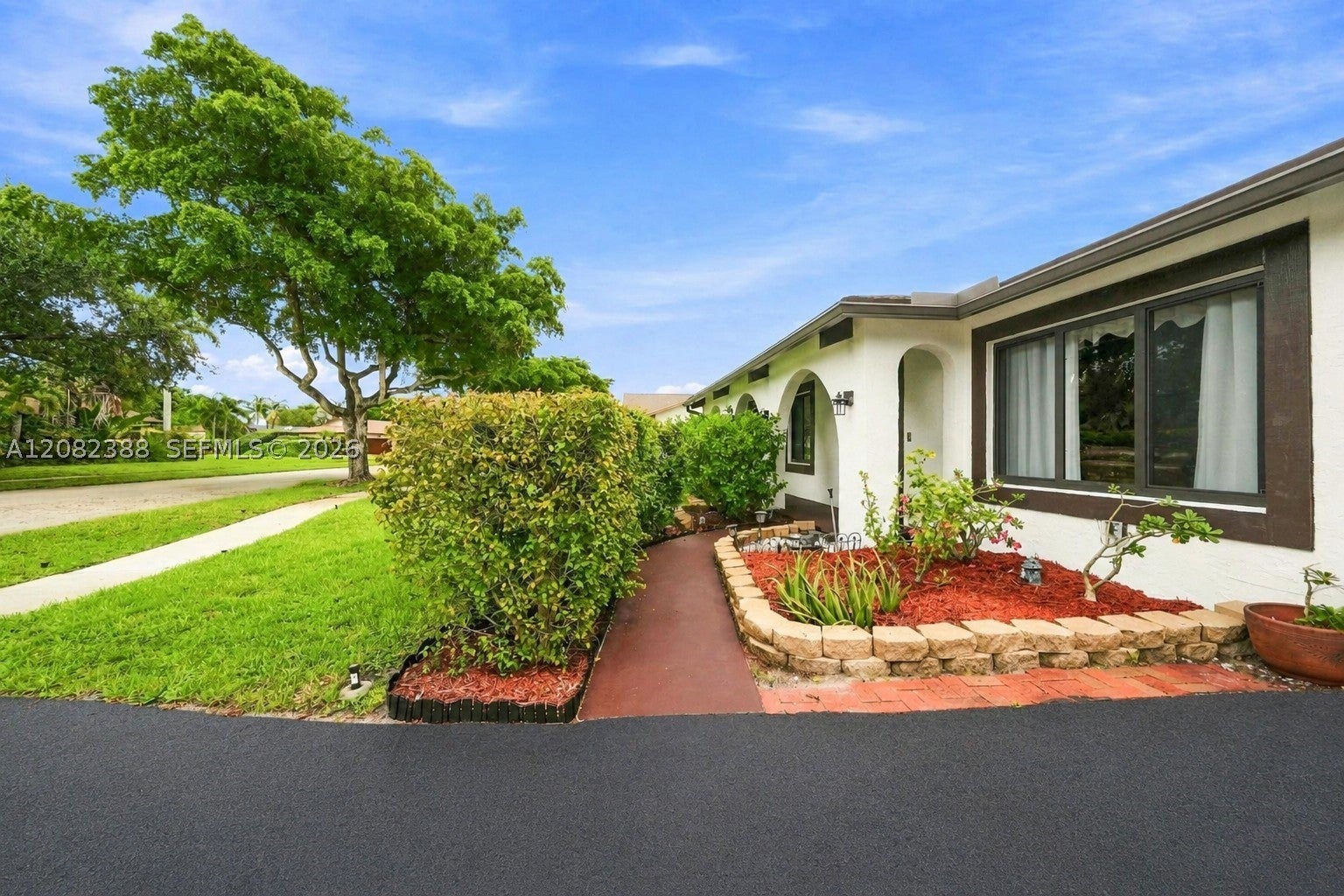 8656 SW 50th St