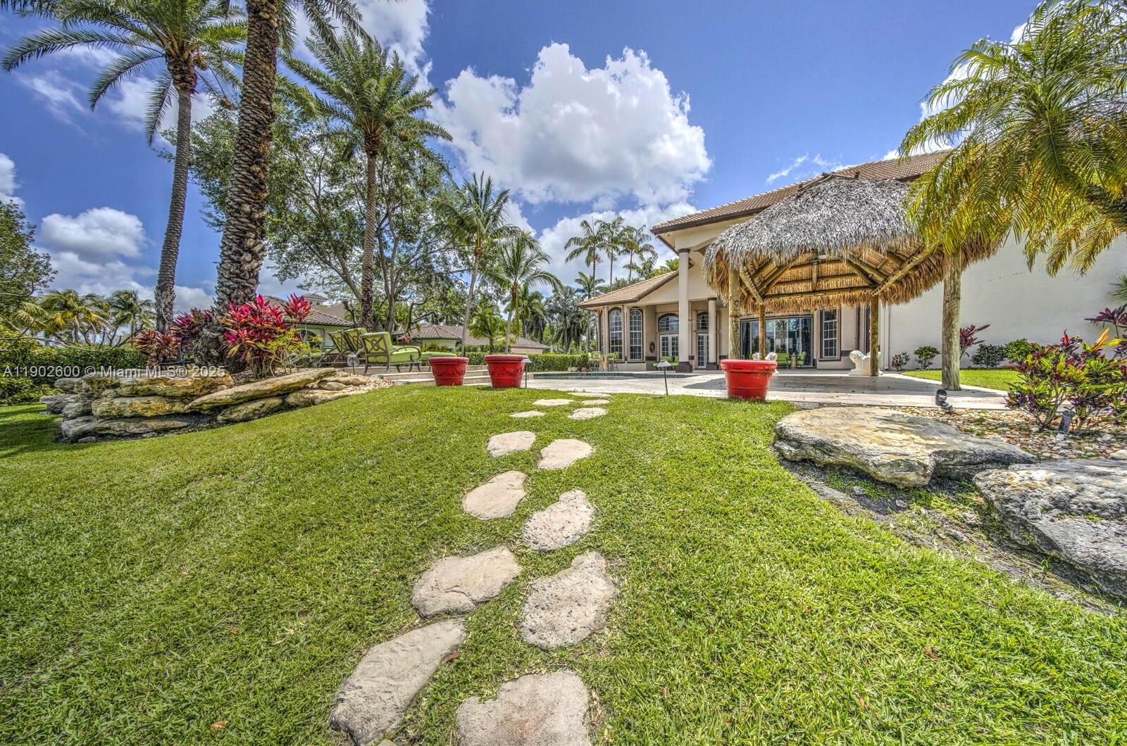 WINDMILL LAKE ESTATES - Residential