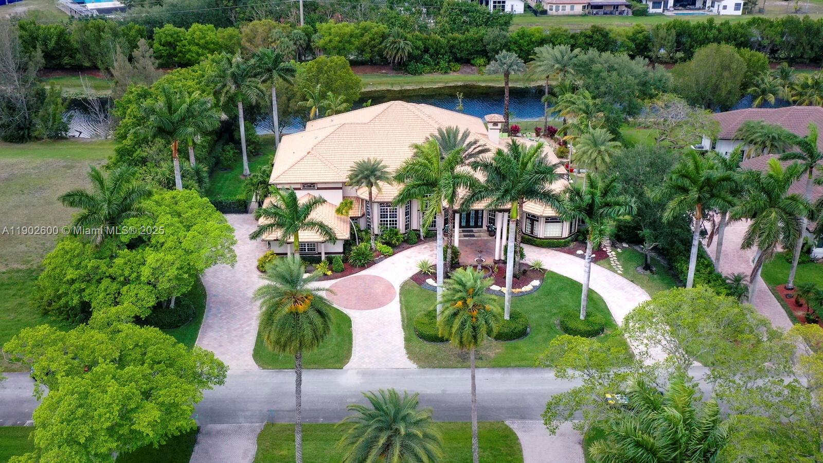 WINDMILL LAKE ESTATES - Residential