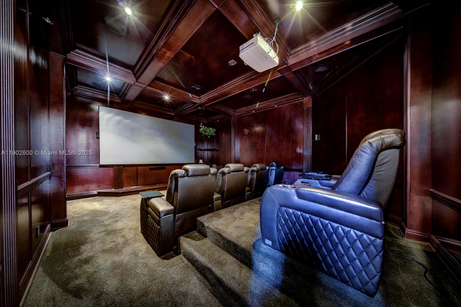 WINDMILL LAKE ESTATES - Residential