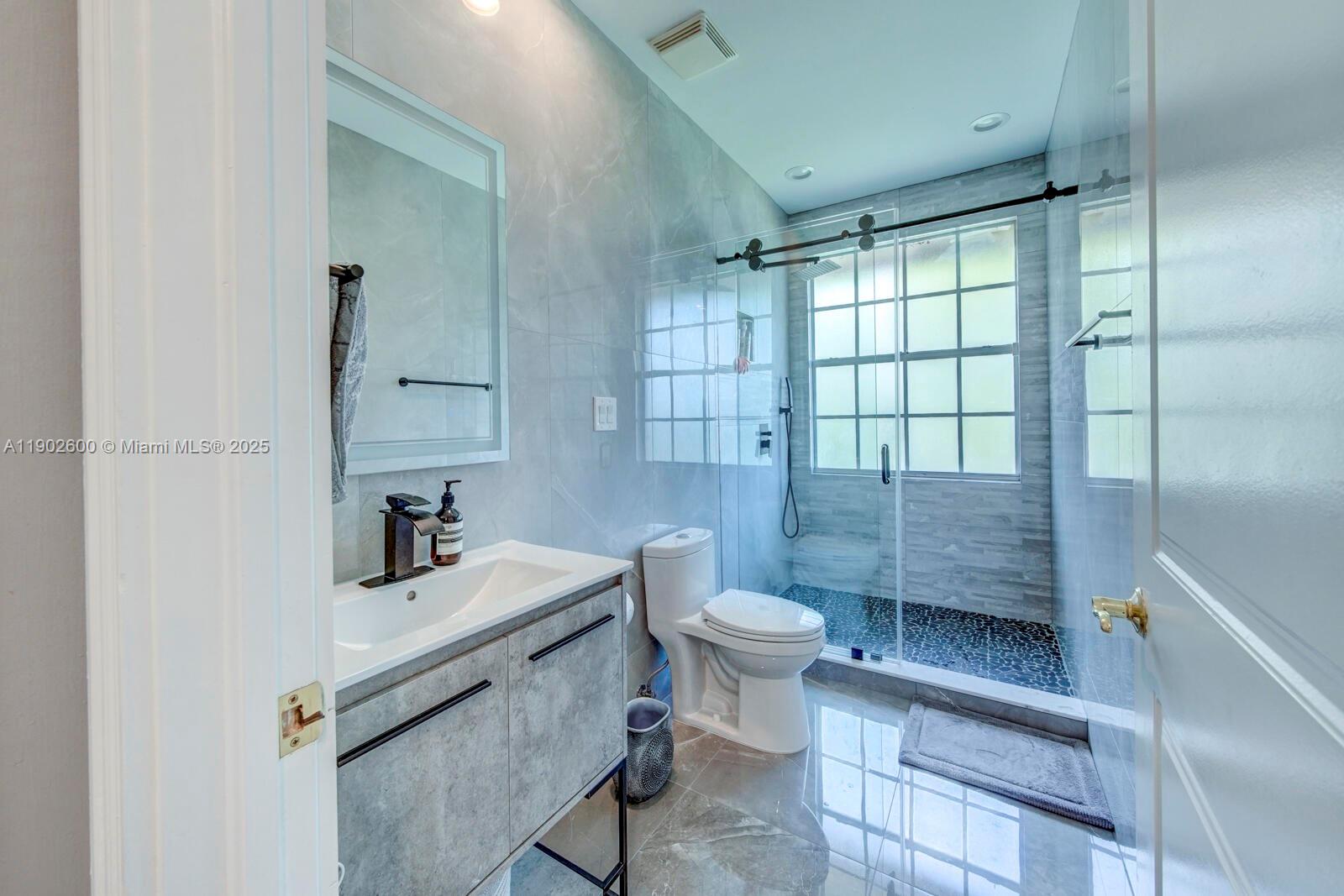 WINDMILL LAKE ESTATES - Residential