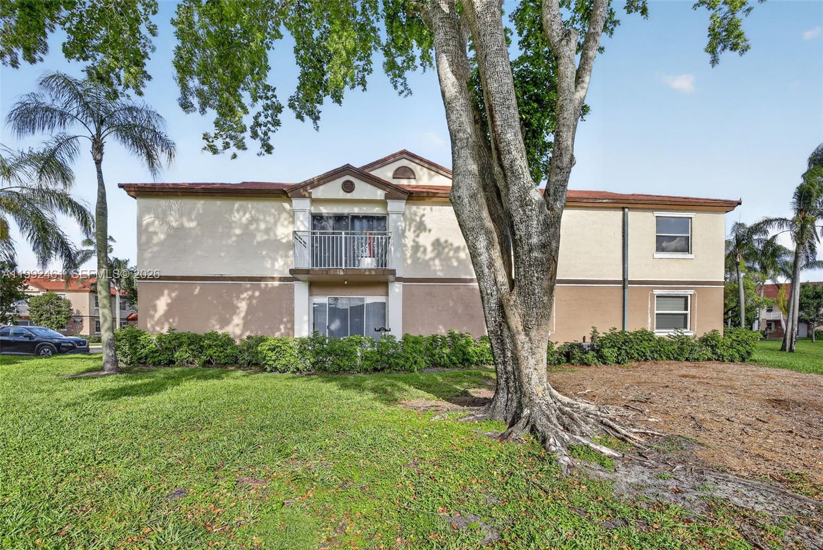 CLUB QUARTERS AT RAINTREE - Residential