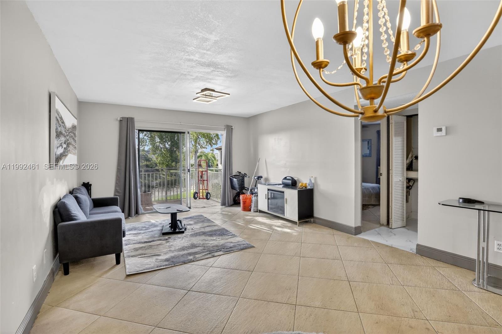CLUB QUARTERS AT RAINTREE - Residential