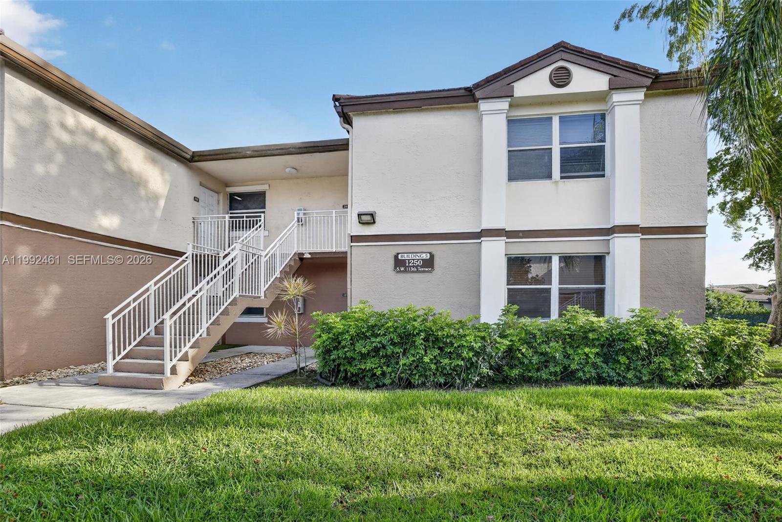 CLUB QUARTERS AT RAINTREE - Residential