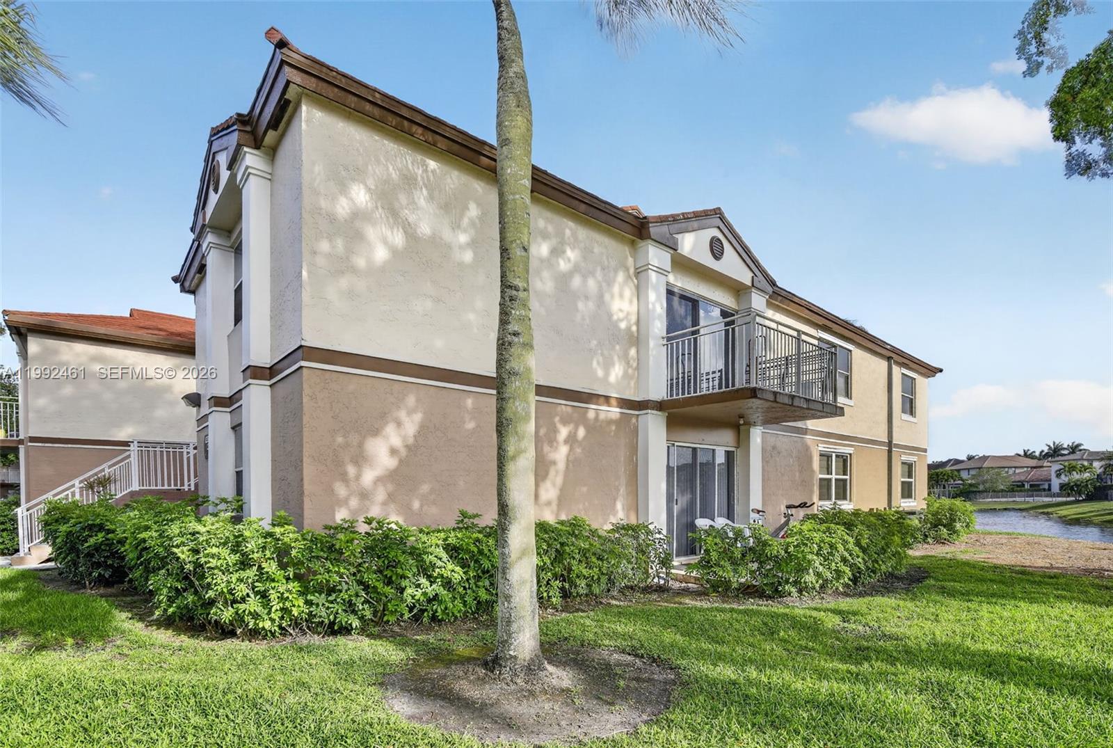 CLUB QUARTERS AT RAINTREE - Residential