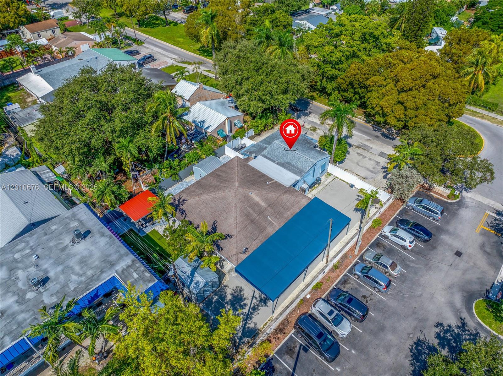 HOLLYWOOD ESTATES - Residential Income