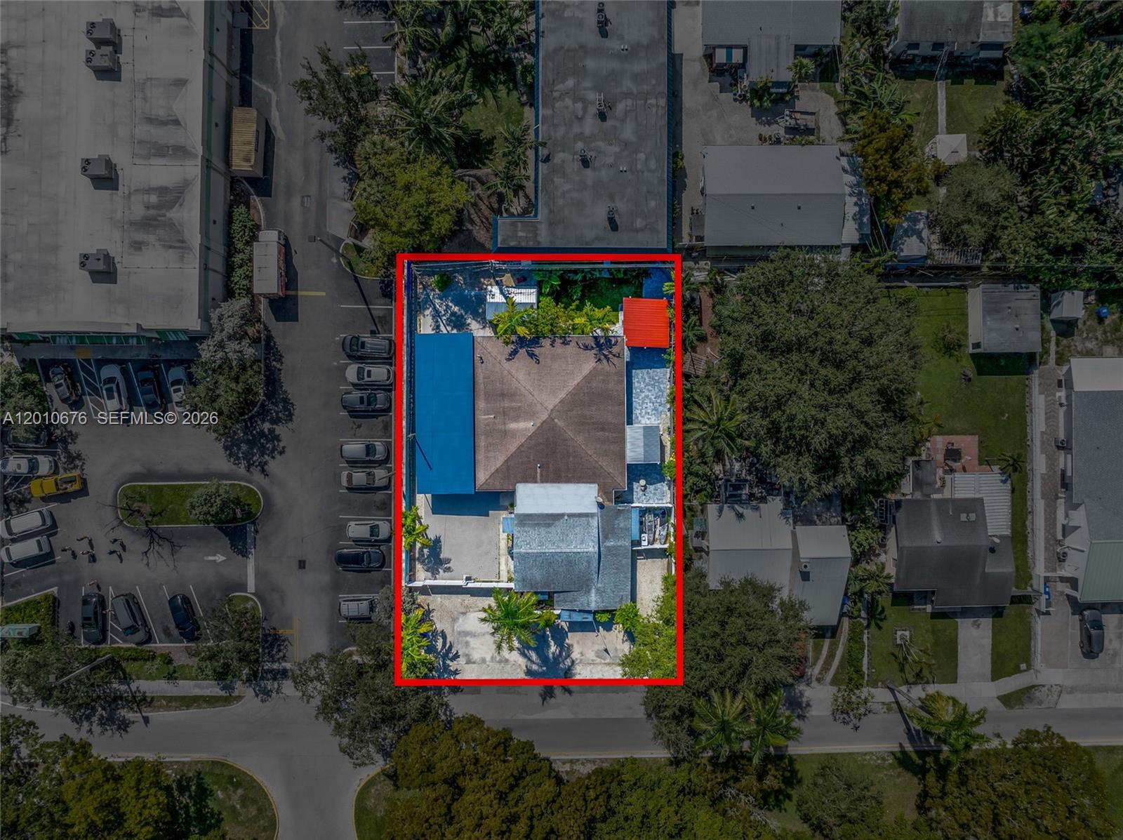 HOLLYWOOD ESTATES - Residential Income