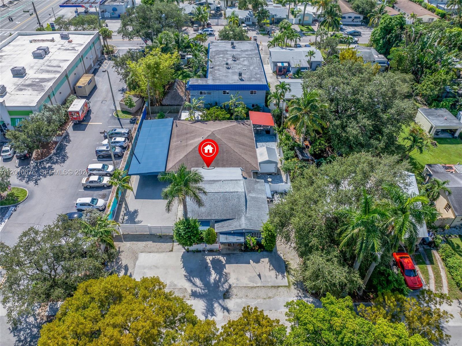 HOLLYWOOD ESTATES - Residential Income