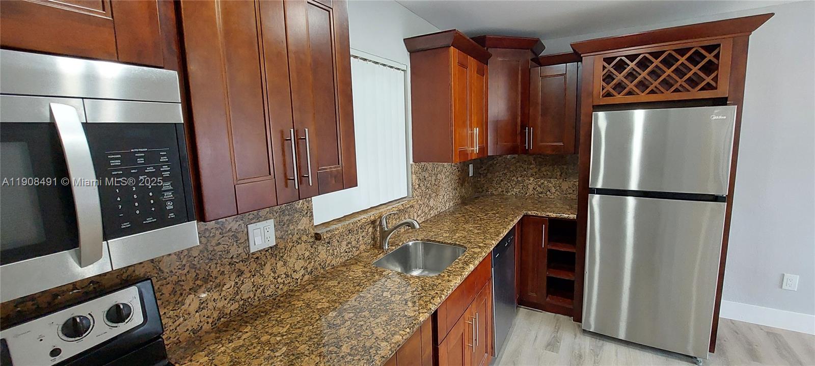 VILLAGE AT DADELAND CONDO - Residential Lease