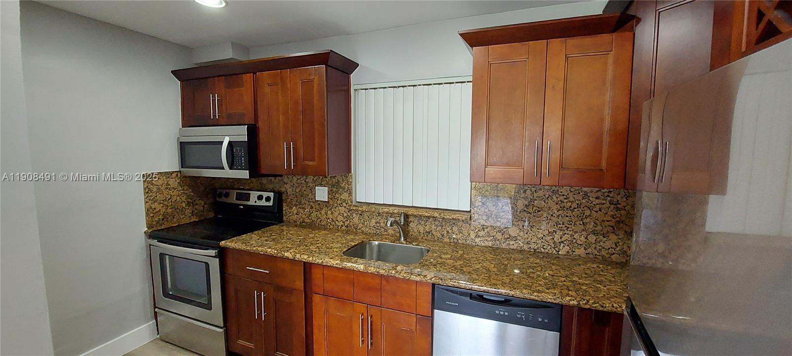 VILLAGE AT DADELAND CONDO - Residential Lease