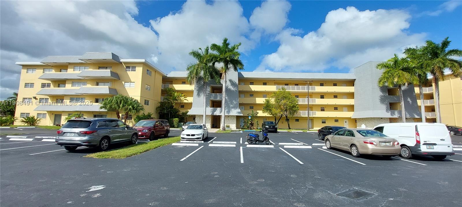 VILLAGE AT DADELAND CONDO - Residential Lease