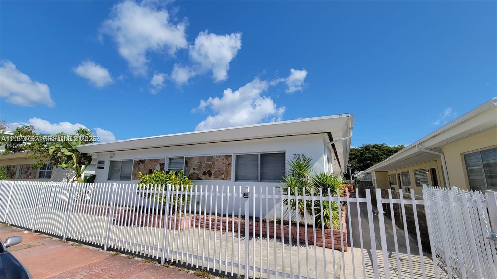 BISCAYNE BCH SUB - Residential Lease