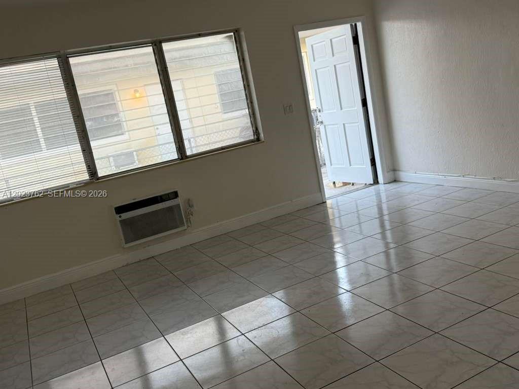 BISCAYNE BCH SUB - Residential Lease