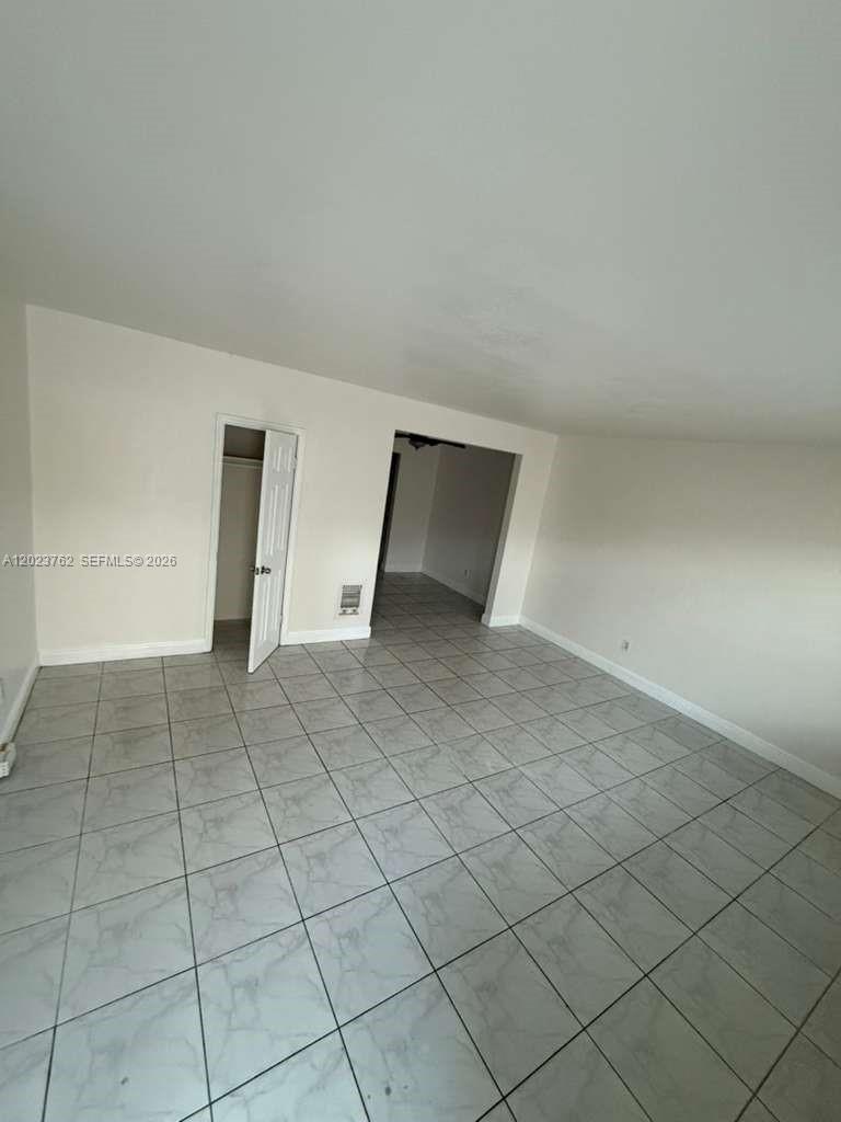 BISCAYNE BCH SUB - Residential Lease