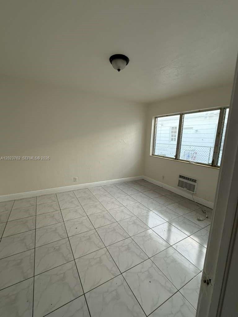 BISCAYNE BCH SUB - Residential Lease