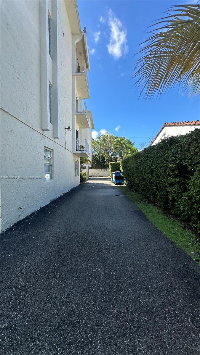 EL PARAISO CONDO - Residential