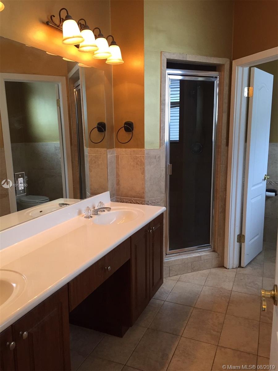 KENDALL COUNTRY ESTATES - Residential Lease