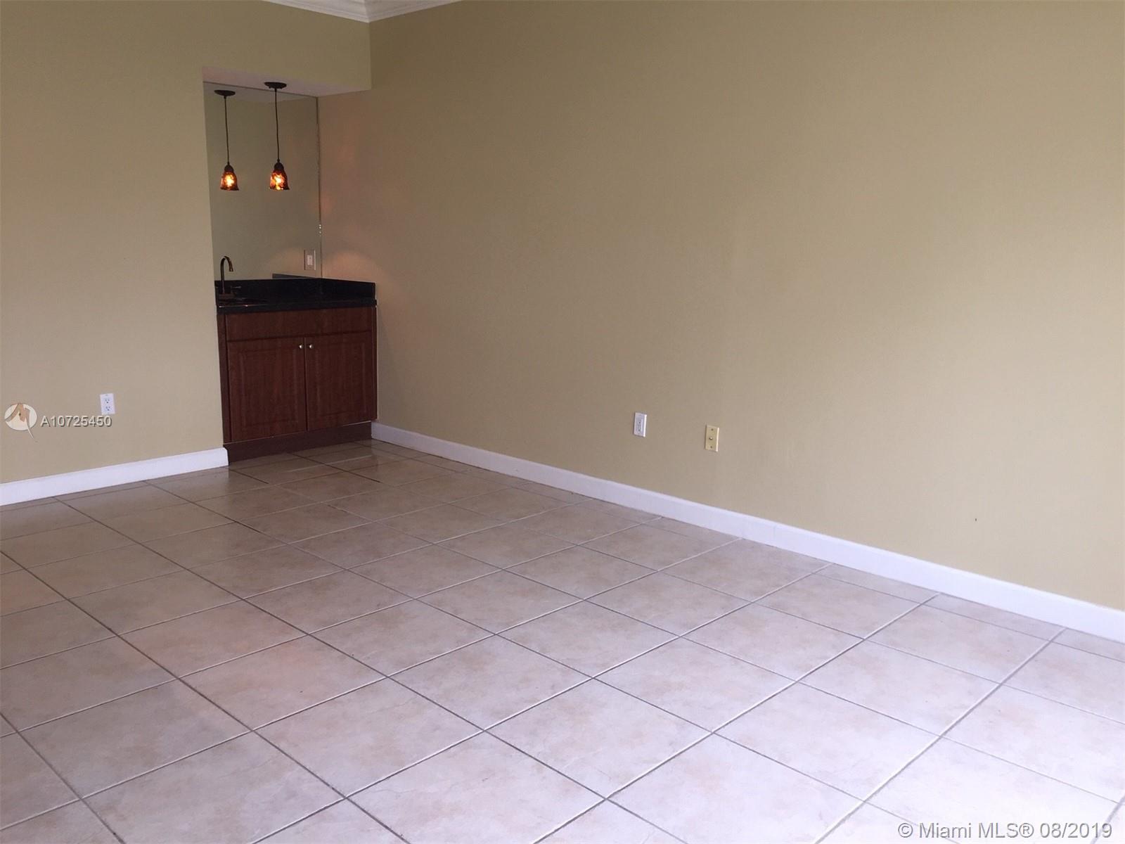 KENDALL COUNTRY ESTATES - Residential Lease