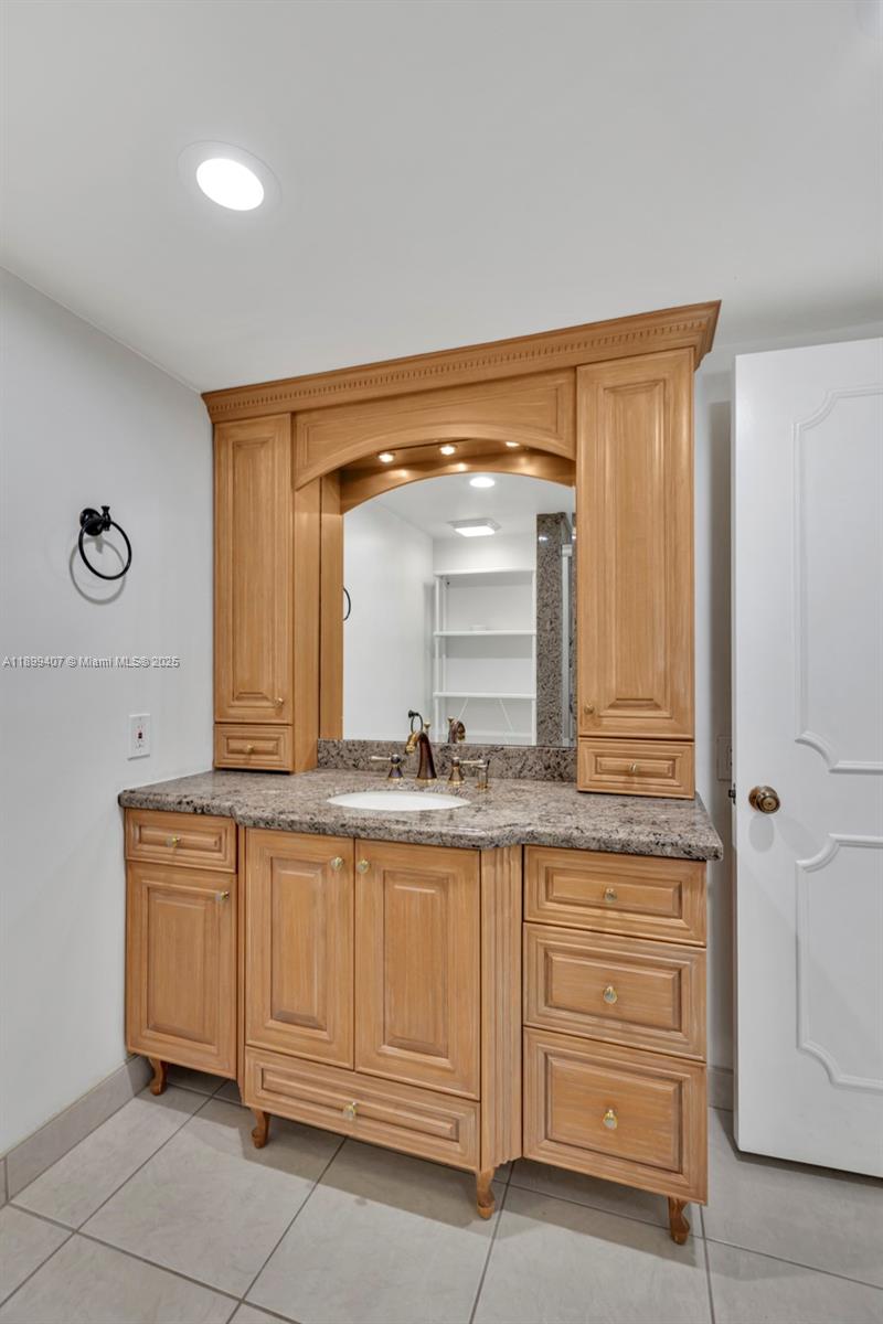 GLADES OF BOCA LAGO CONDO - Residential