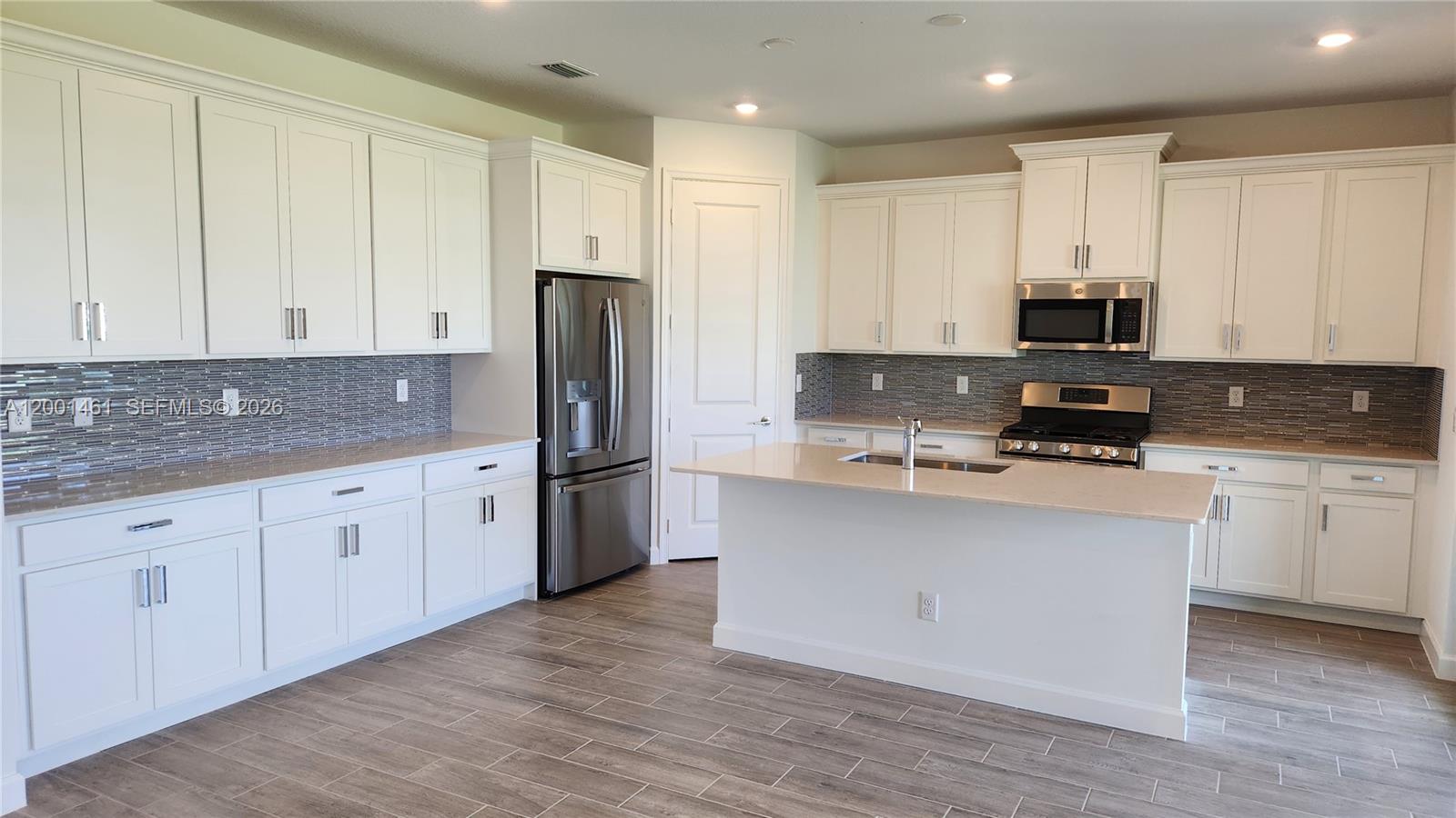 ARDEN PUD POD H SOUTH - Residential Lease