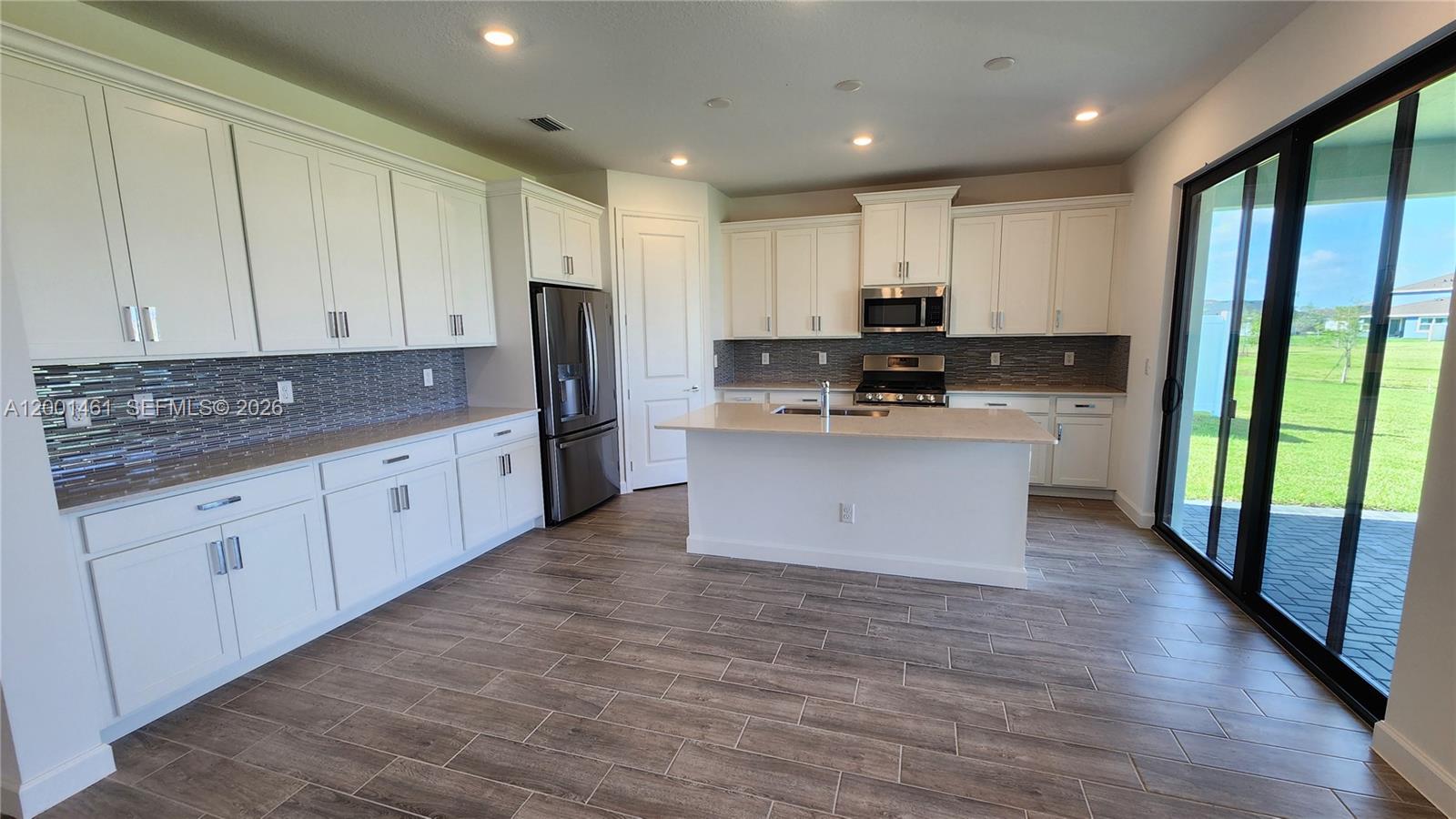 ARDEN PUD POD H SOUTH - Residential Lease