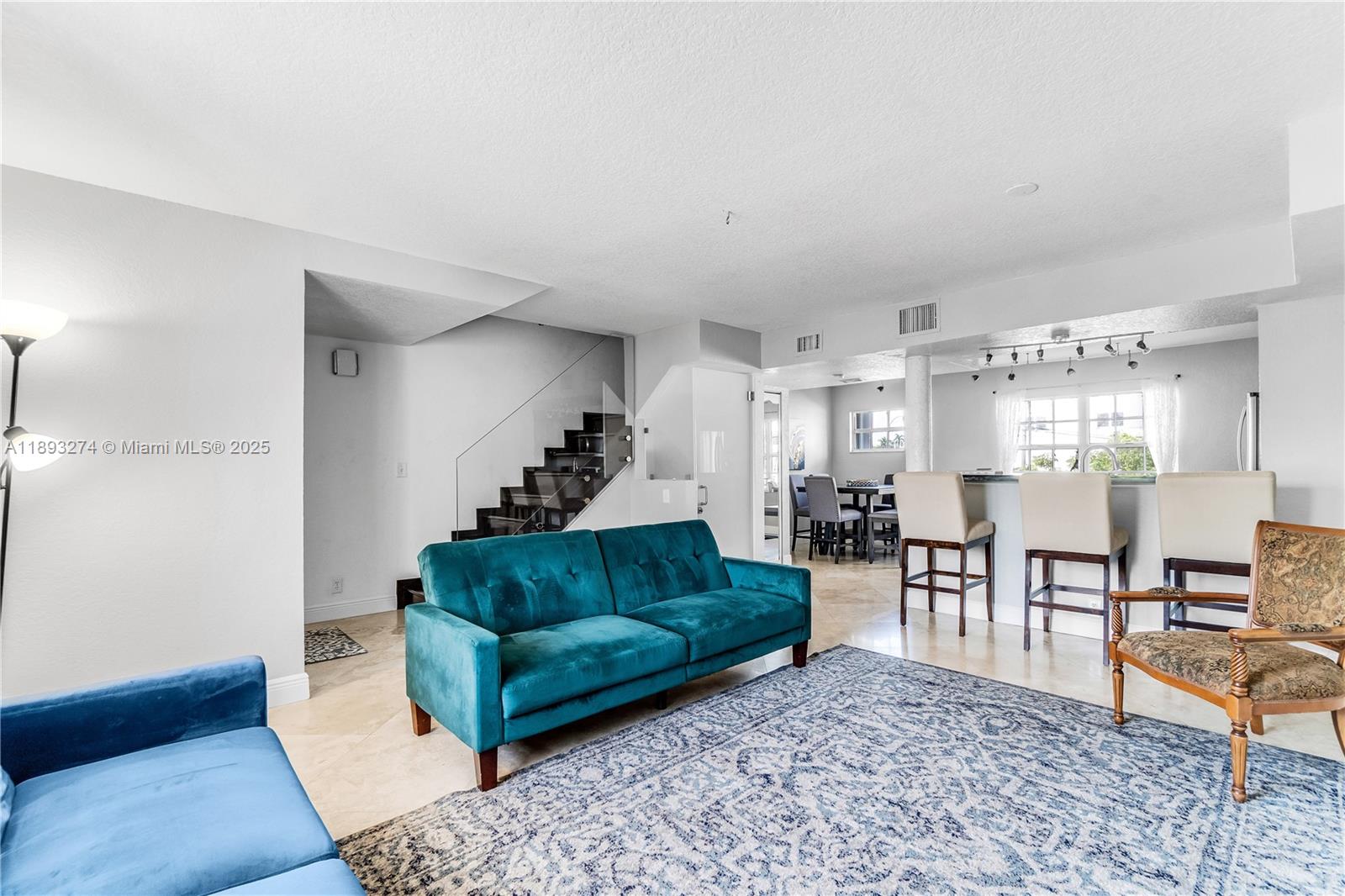 HOLLYWOOD BEACH - Residential Lease