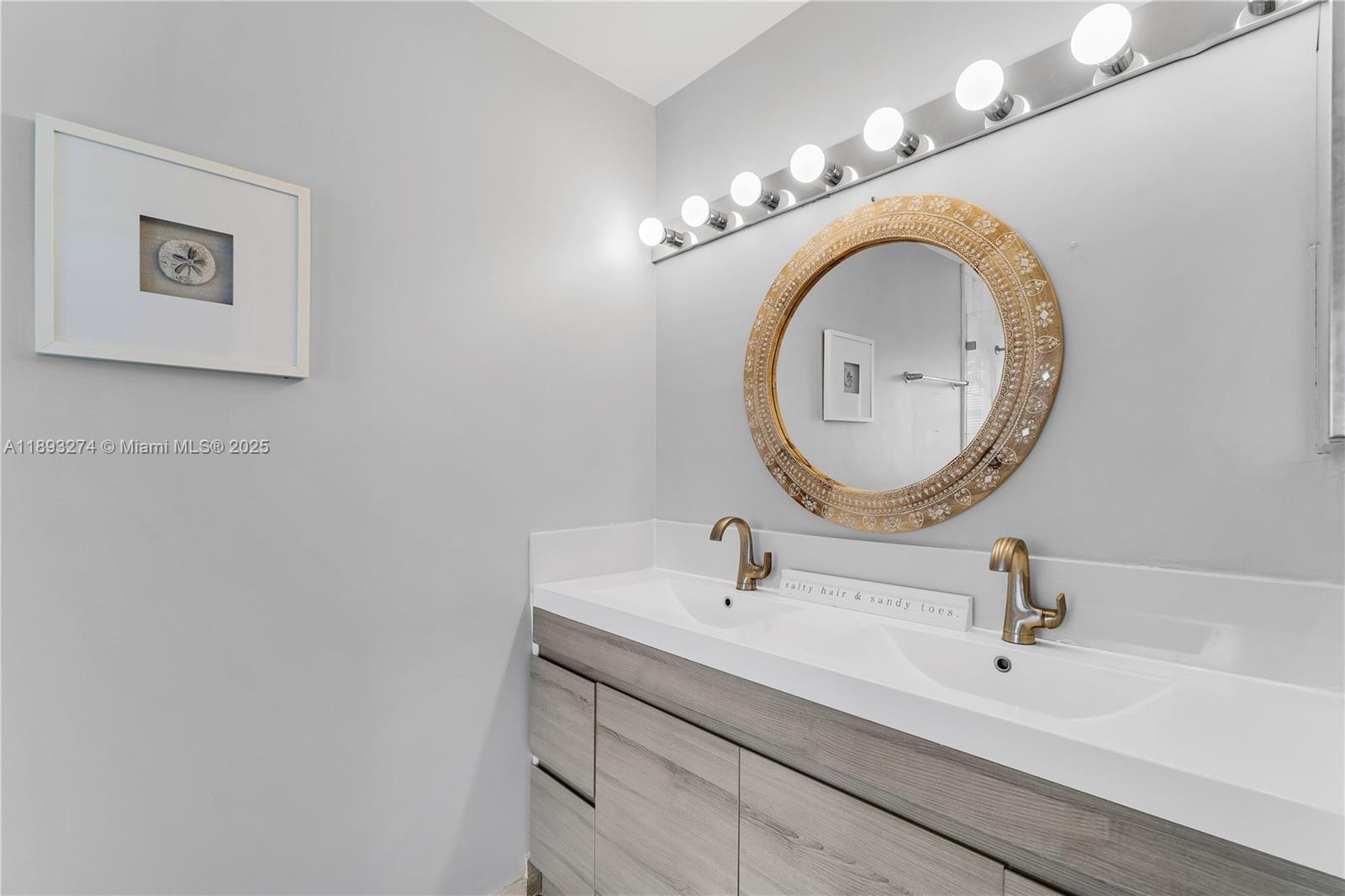 HOLLYWOOD BEACH - Residential Lease