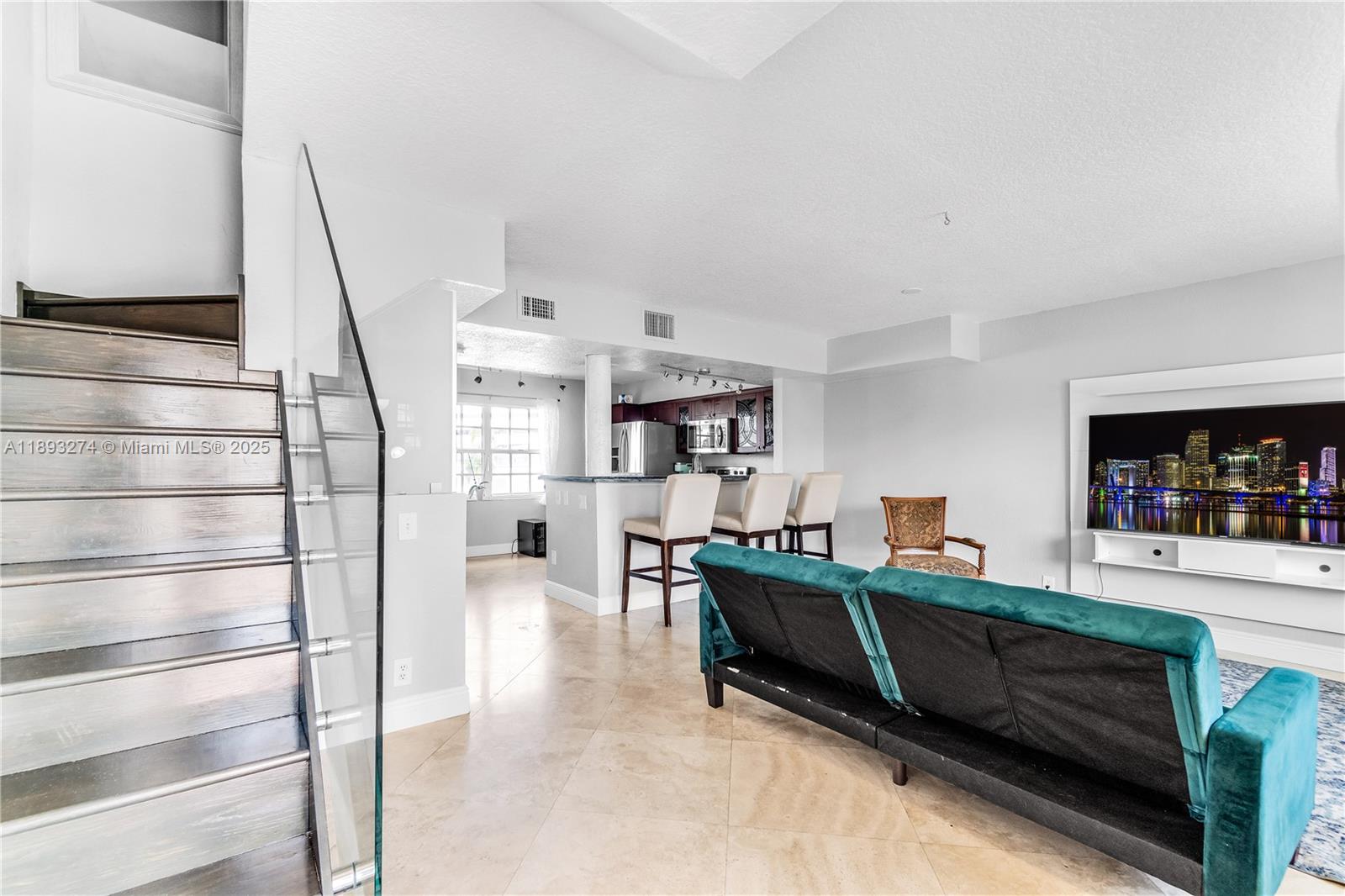 HOLLYWOOD BEACH - Residential Lease