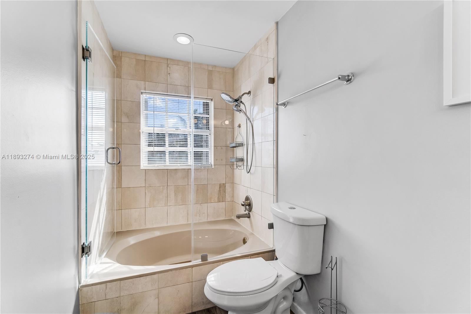 HOLLYWOOD BEACH - Residential Lease