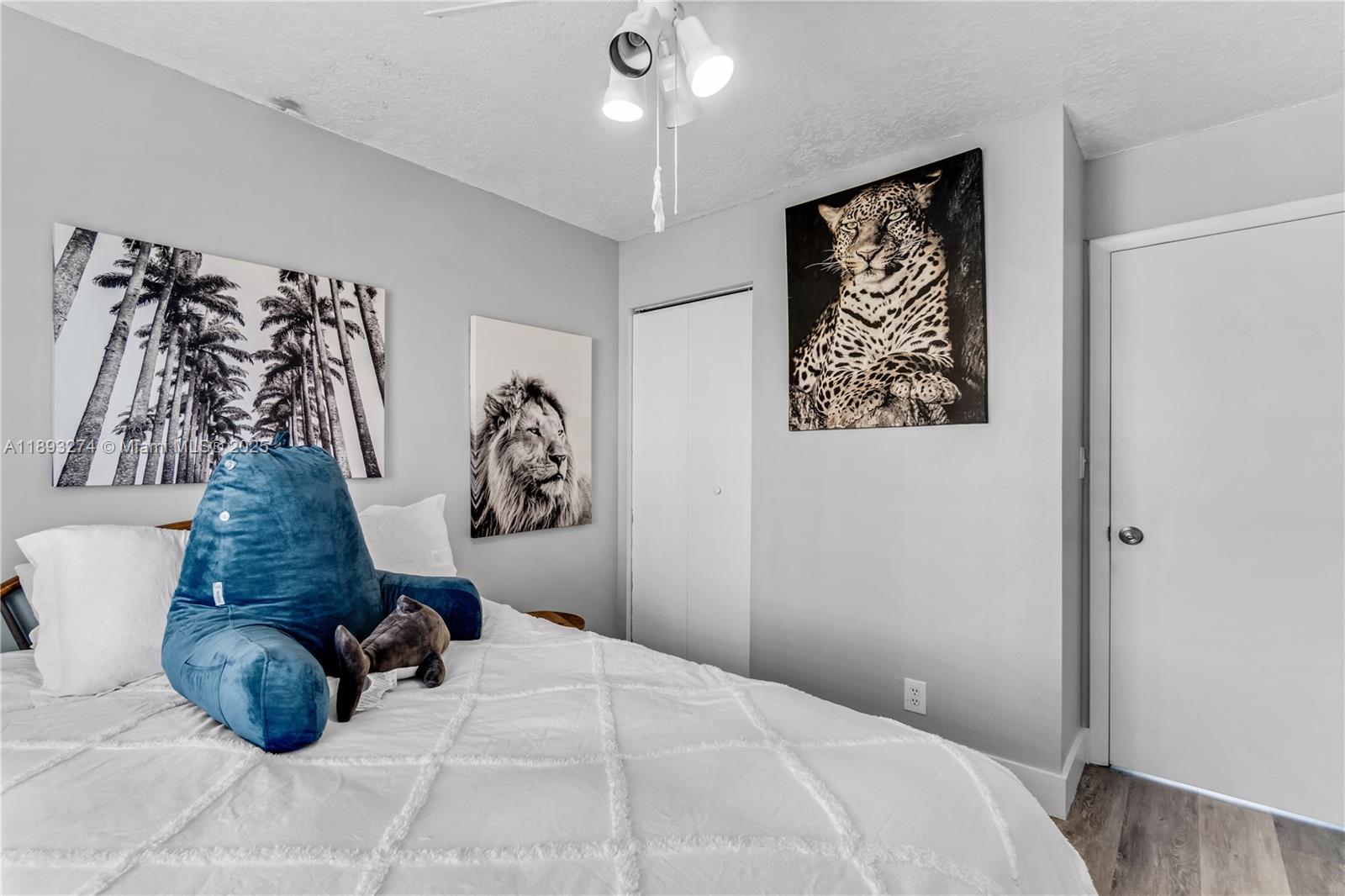 HOLLYWOOD BEACH - Residential Lease