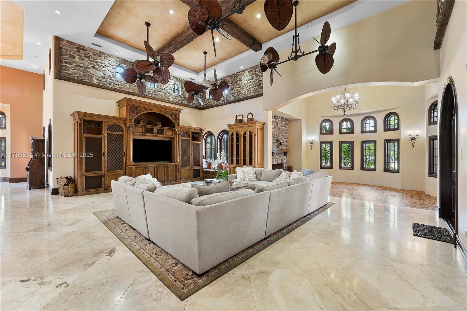 REDLANDS - Residential