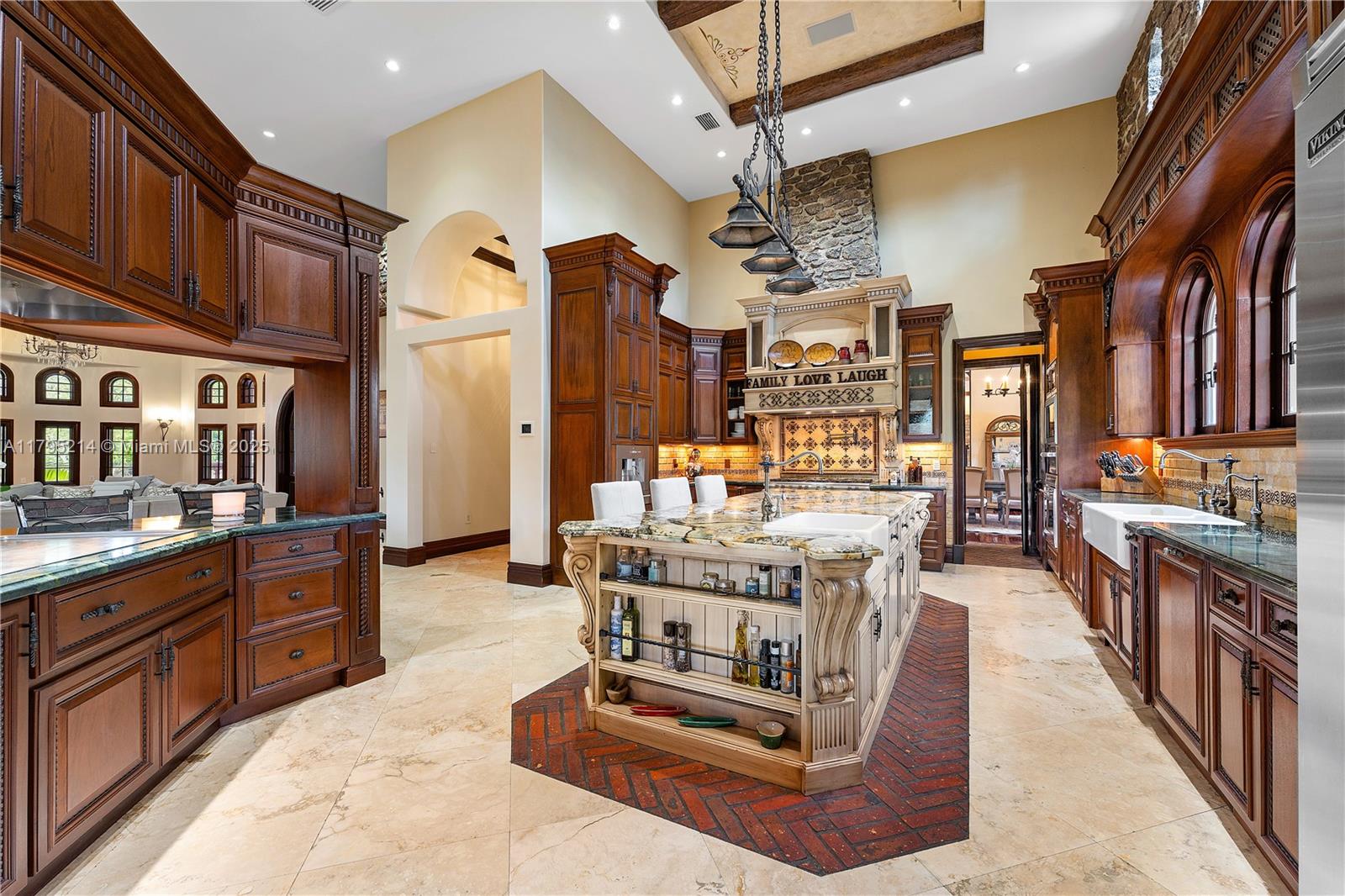 REDLANDS - Residential