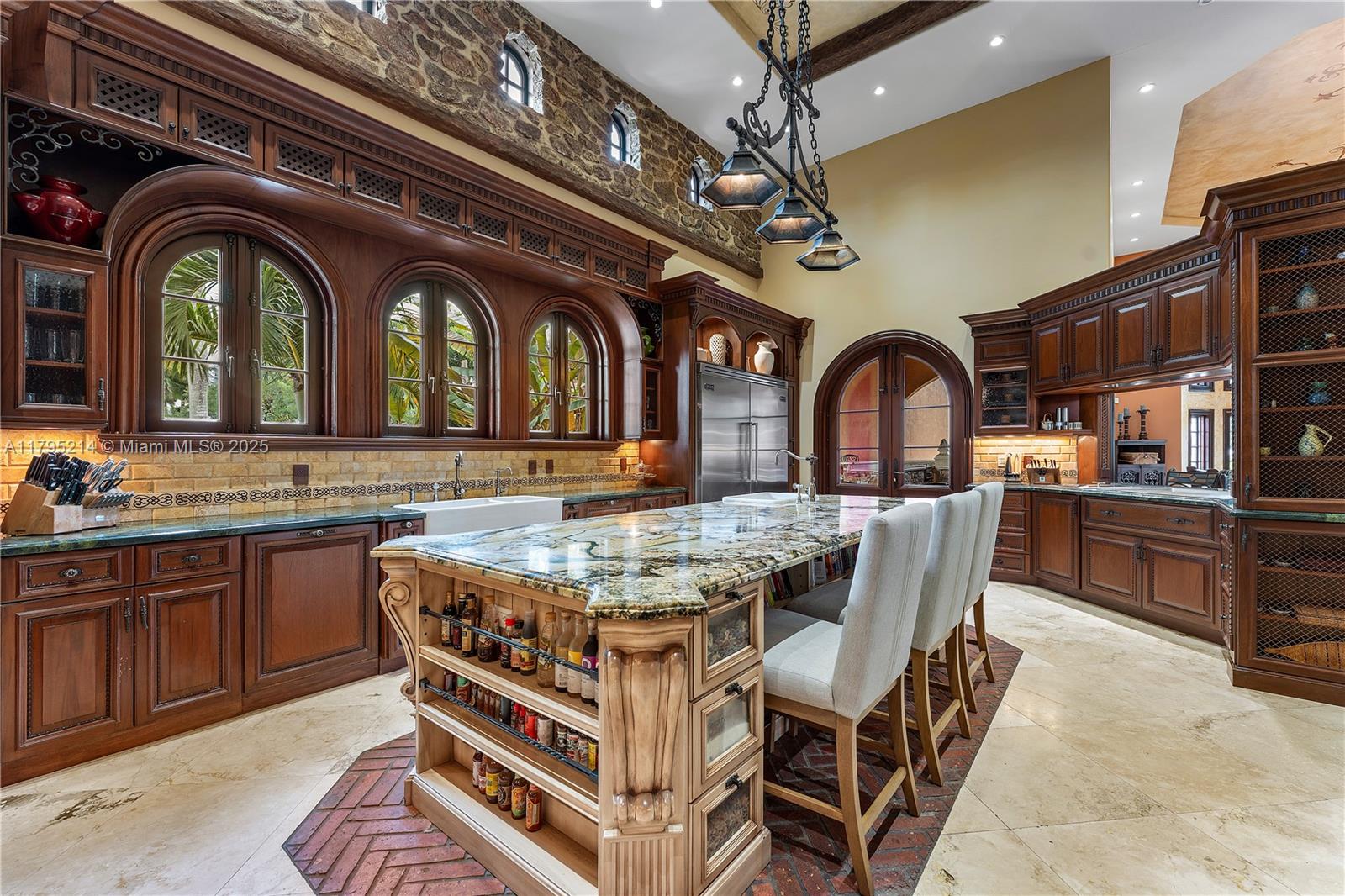 REDLANDS - Residential