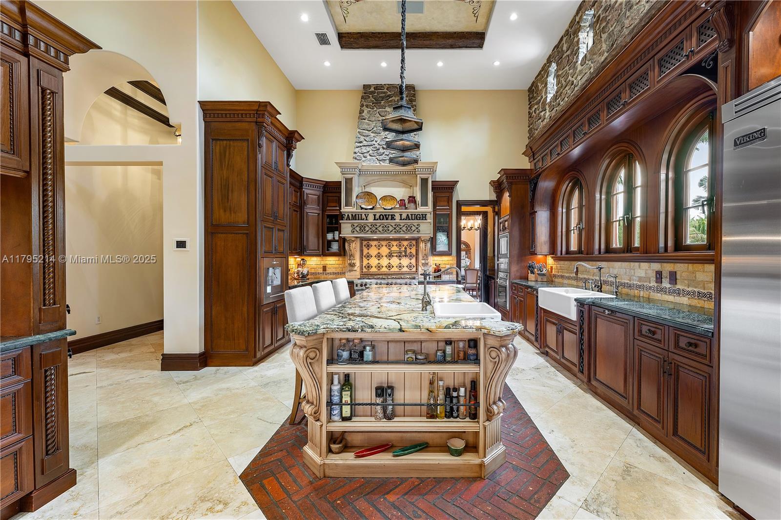 REDLANDS - Residential