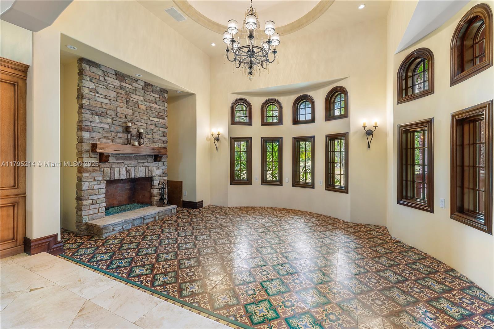 REDLANDS - Residential