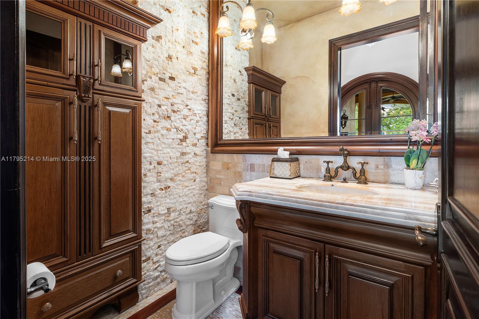 REDLANDS - Residential