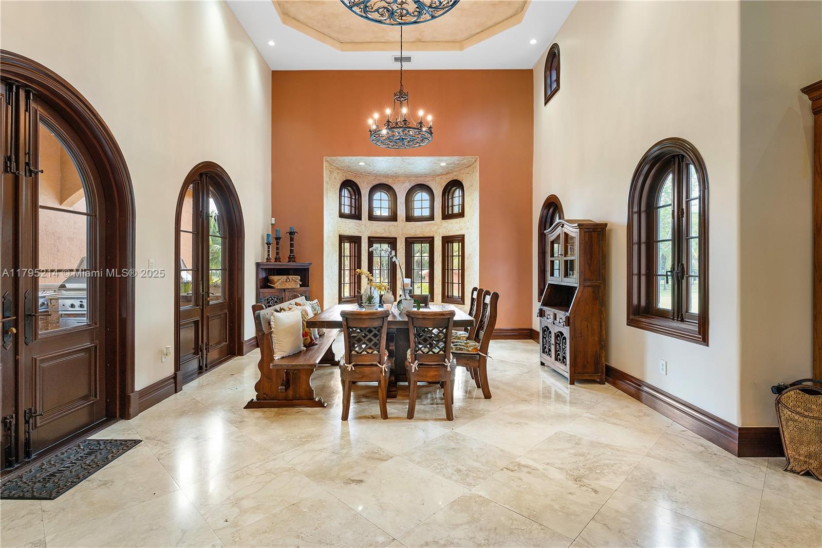 REDLANDS - Residential