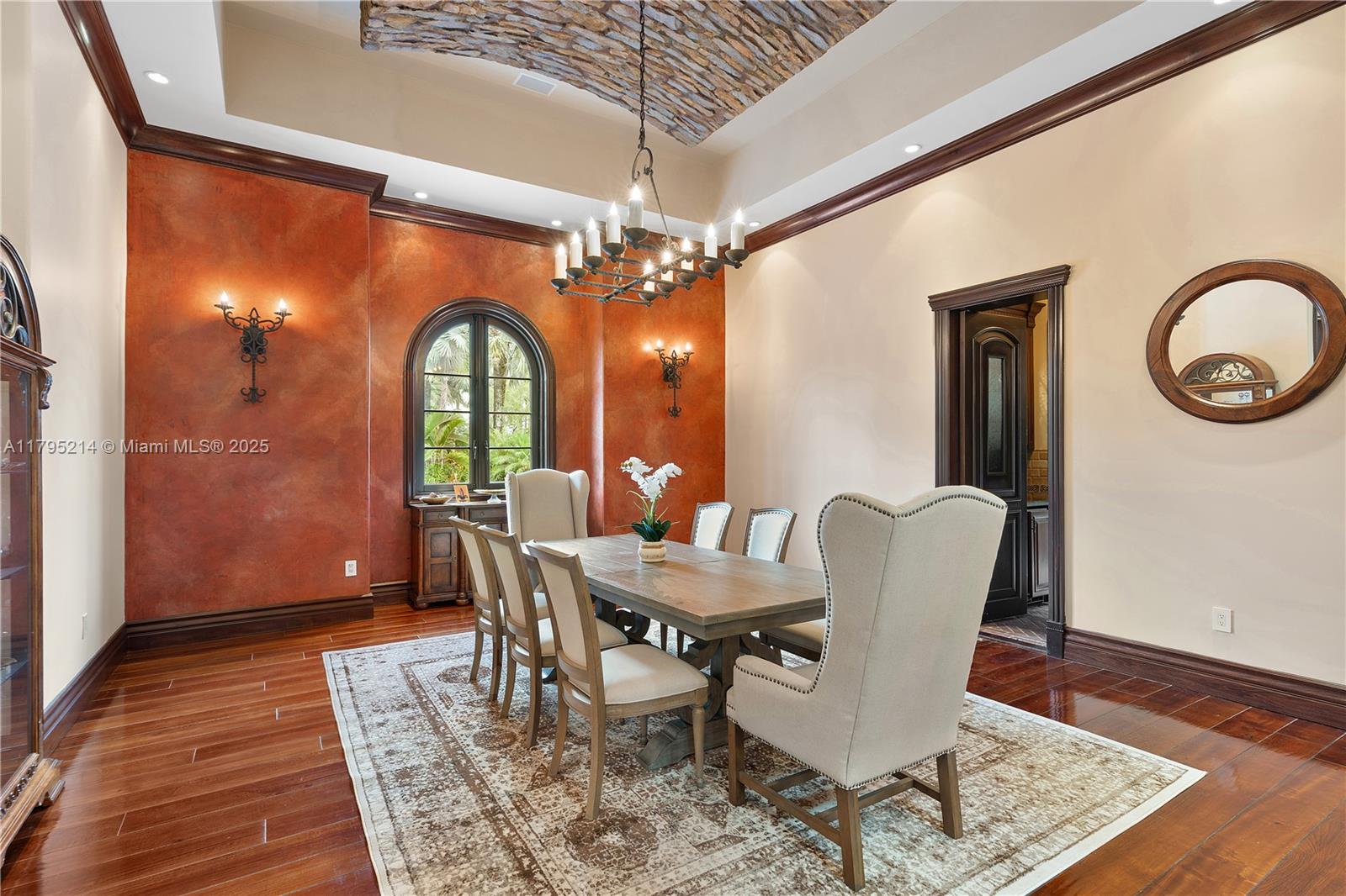 REDLANDS - Residential