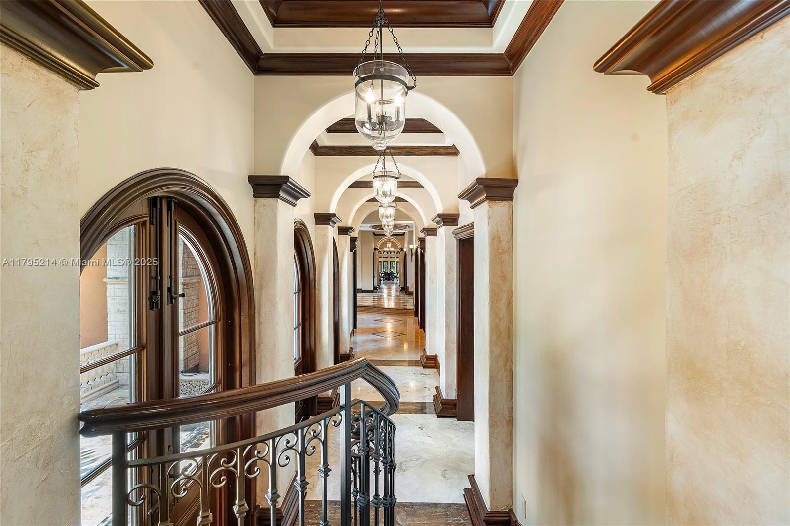 REDLANDS - Residential