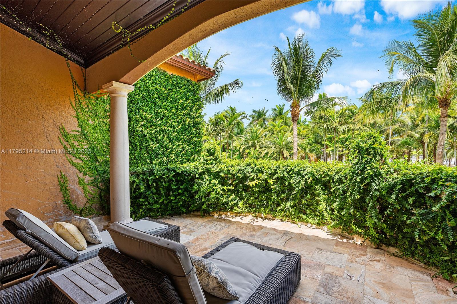 REDLANDS - Residential