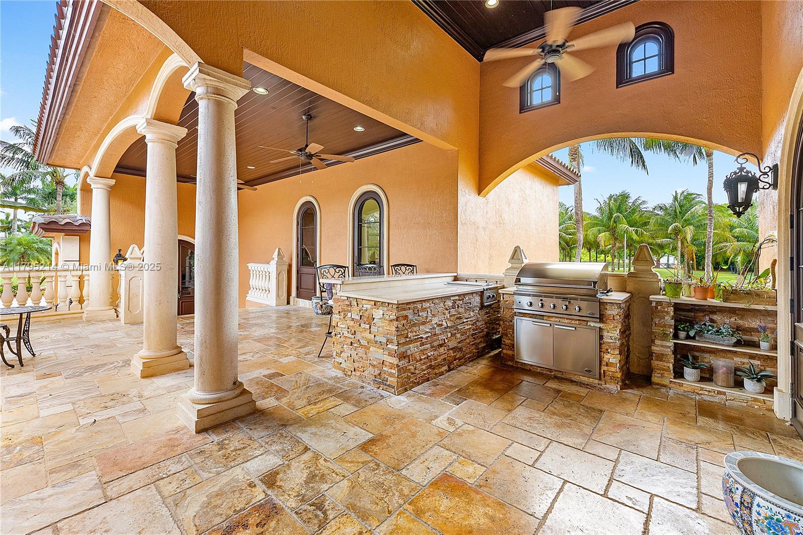 REDLANDS - Residential