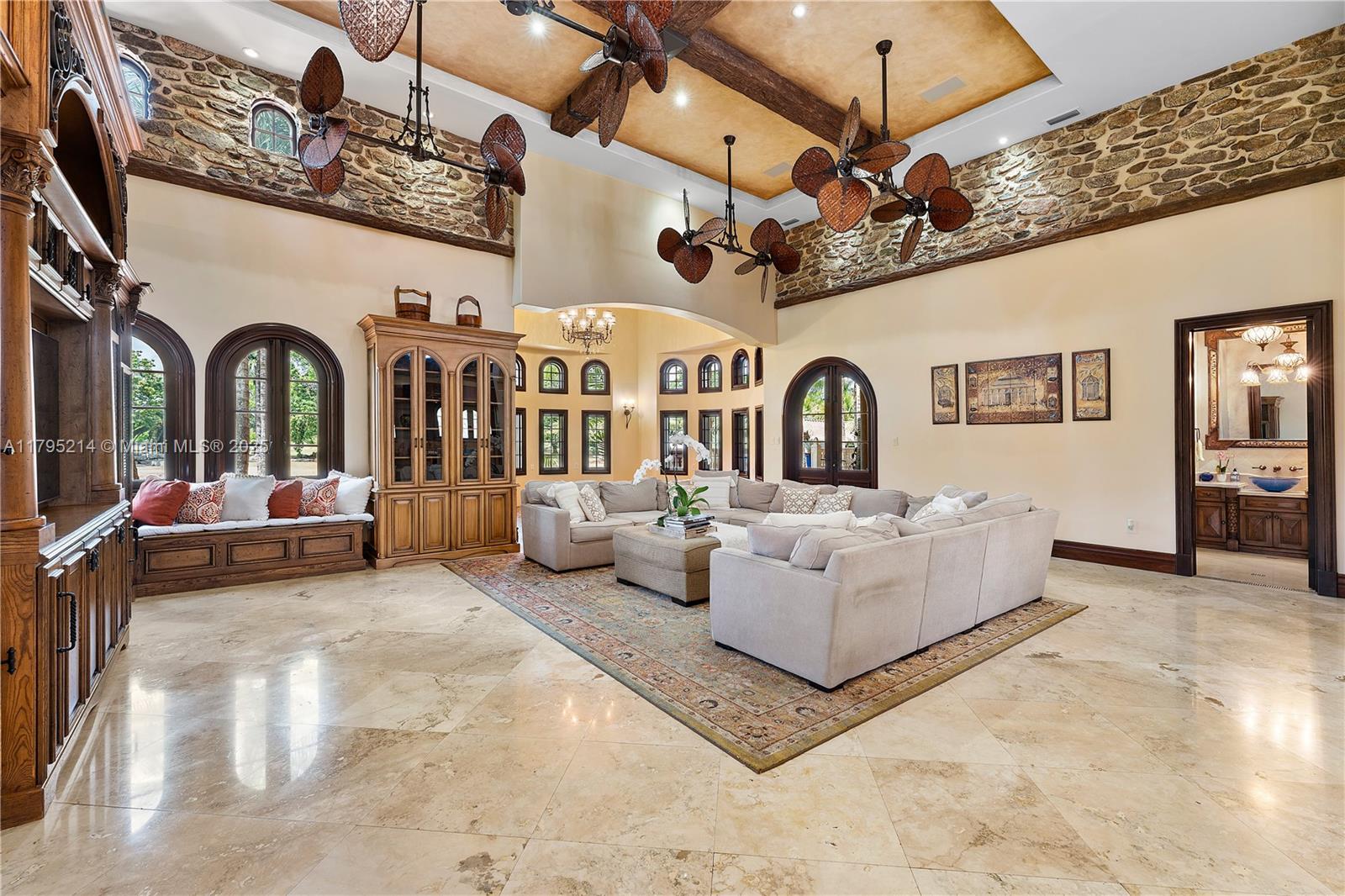 REDLANDS - Residential