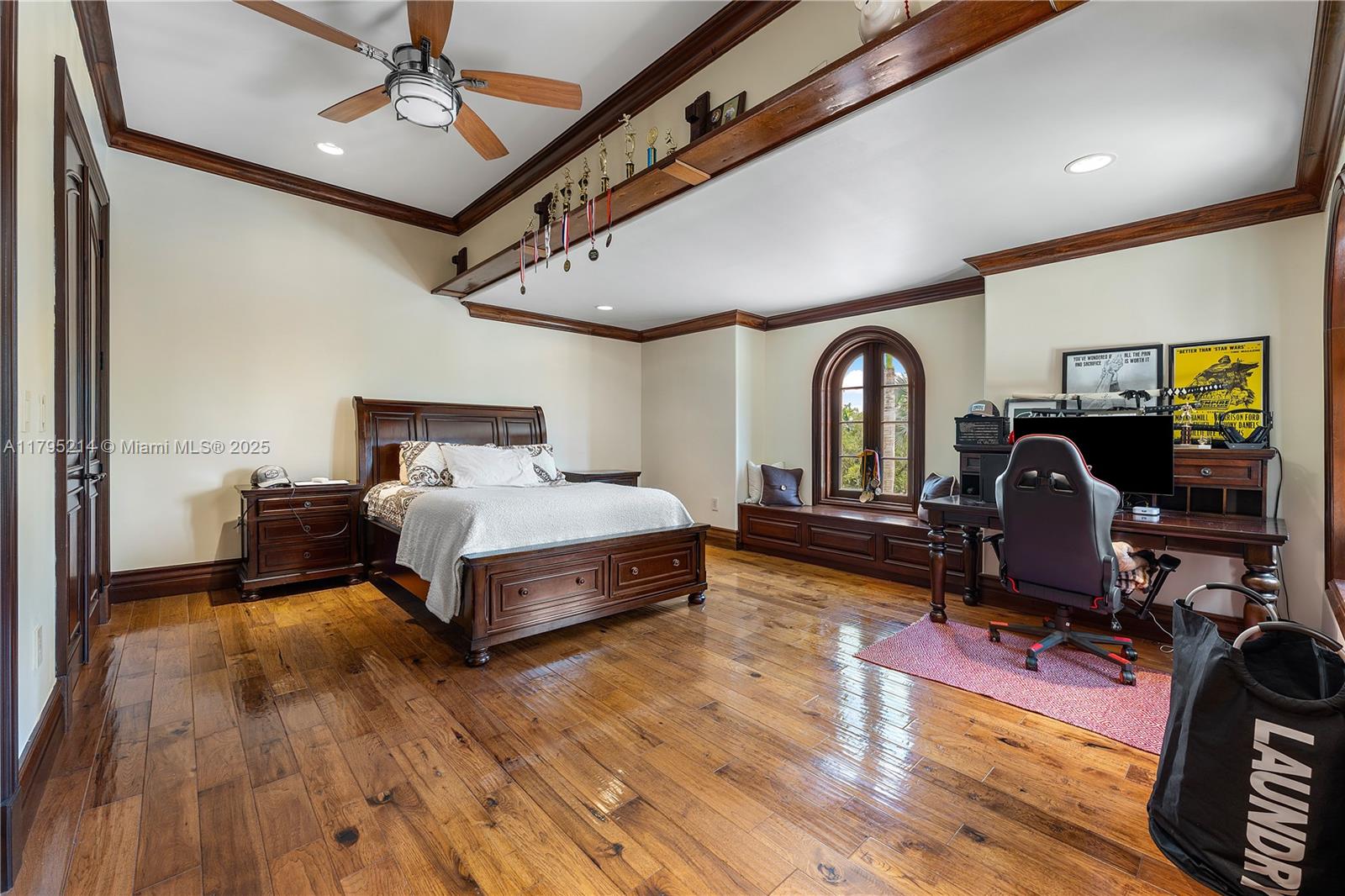 REDLANDS - Residential