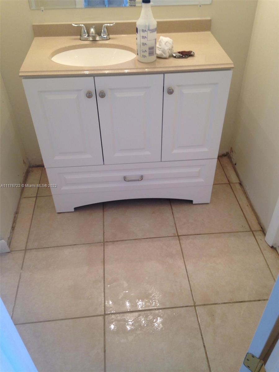 VILLAGE SQUARE CONDO - Residential