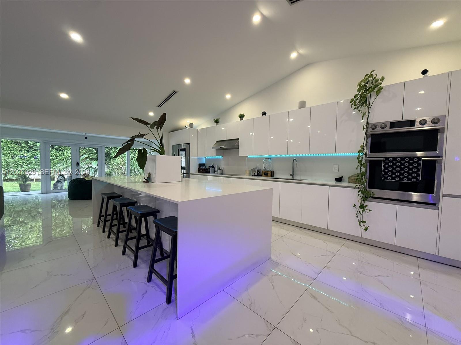 CORAL SPRINGS COUNTRY CLU - Residential