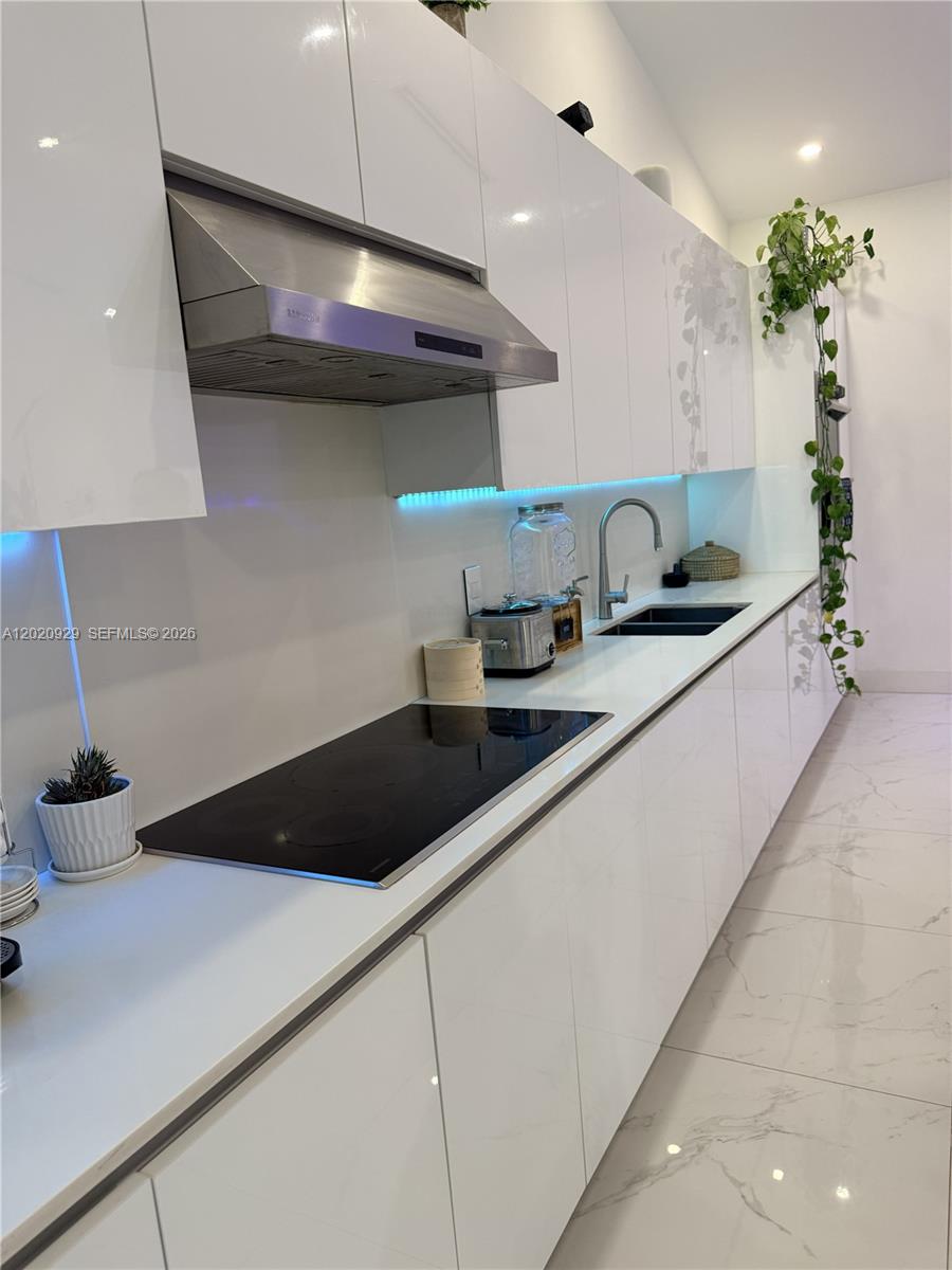 CORAL SPRINGS COUNTRY CLU - Residential