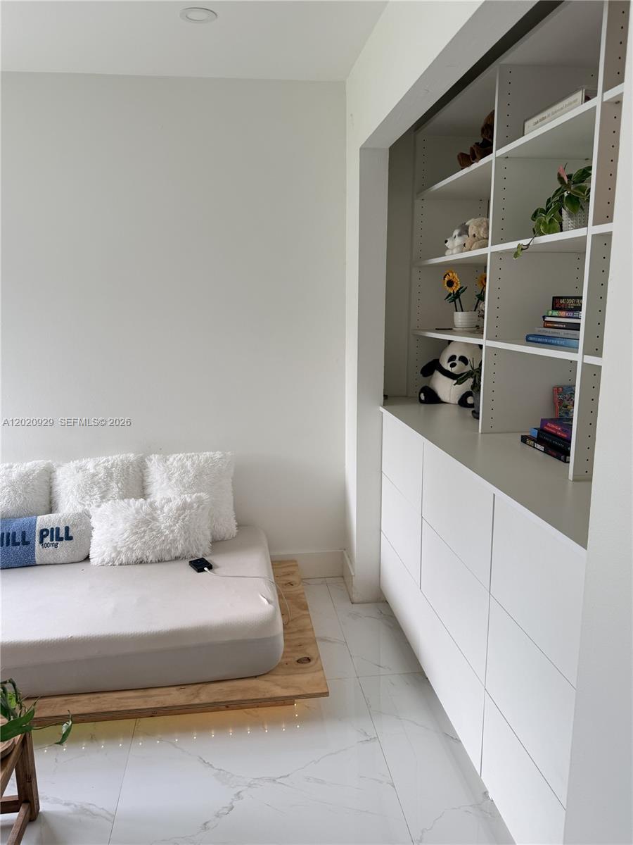 CORAL SPRINGS COUNTRY CLU - Residential