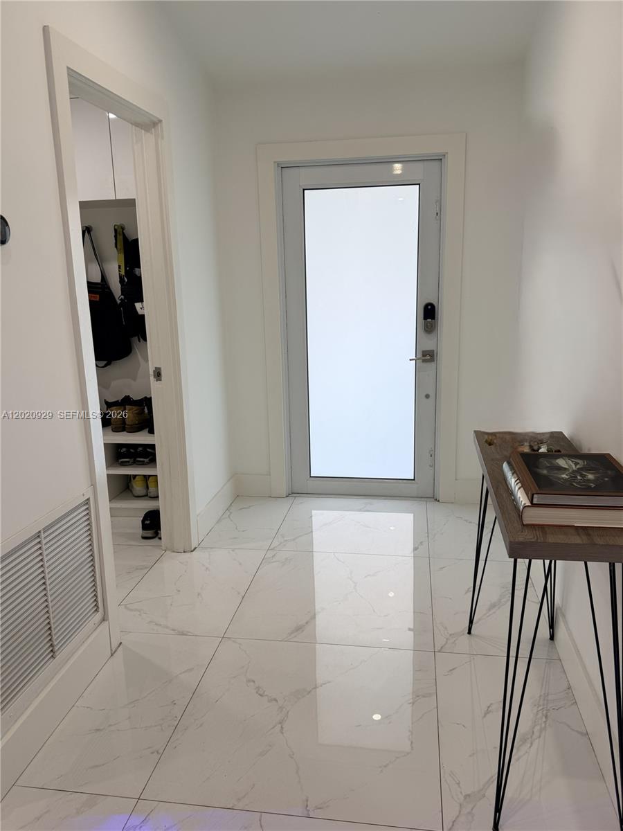 CORAL SPRINGS COUNTRY CLU - Residential