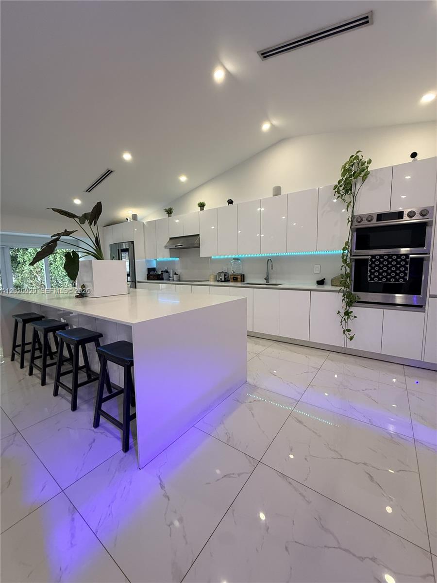 CORAL SPRINGS COUNTRY CLU - Residential