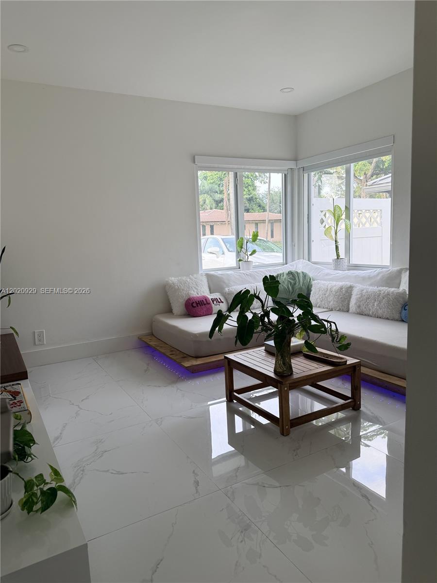 CORAL SPRINGS COUNTRY CLU - Residential